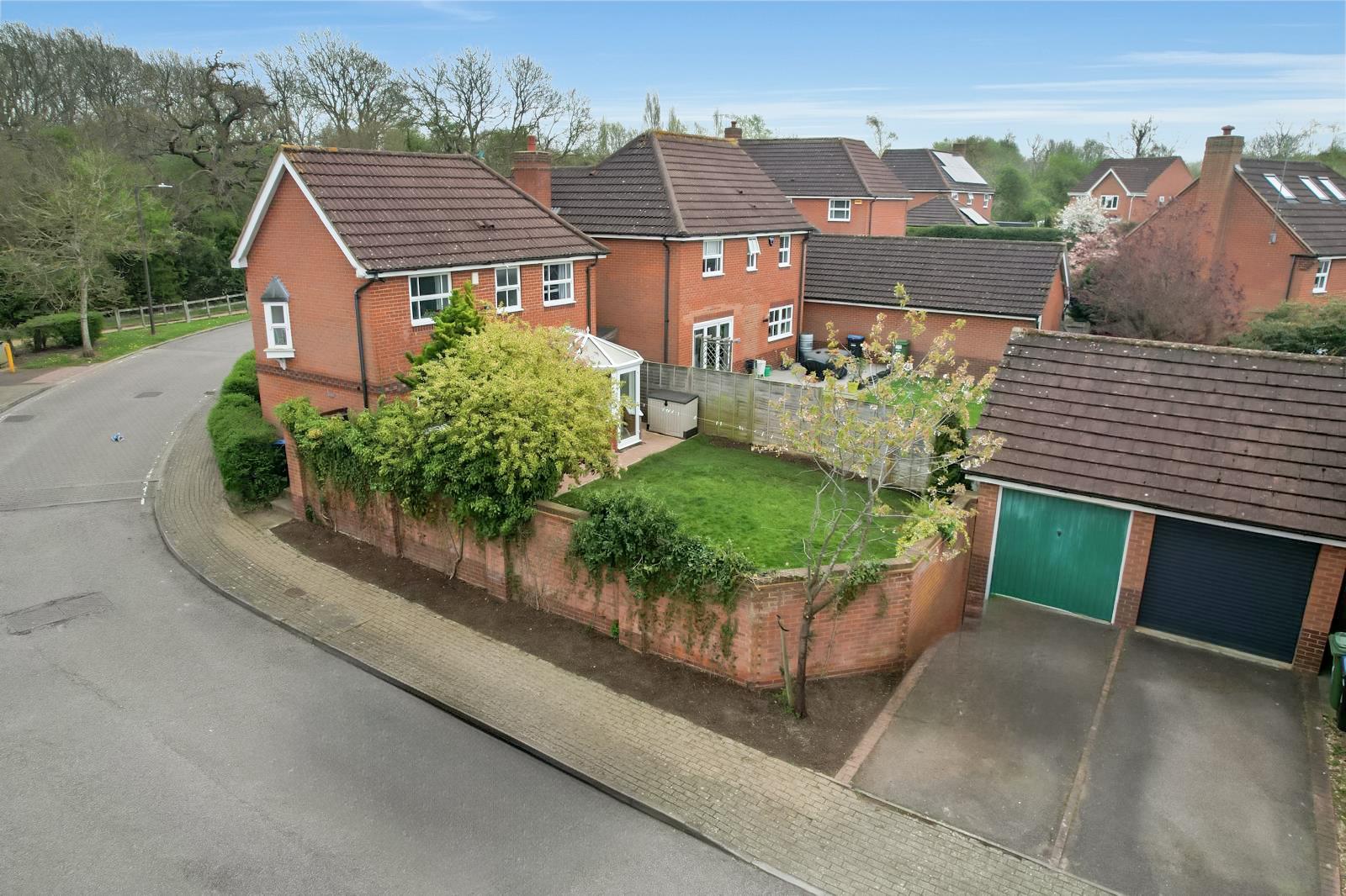 3 bed property in Hengistbury Lane, Milton Keynes